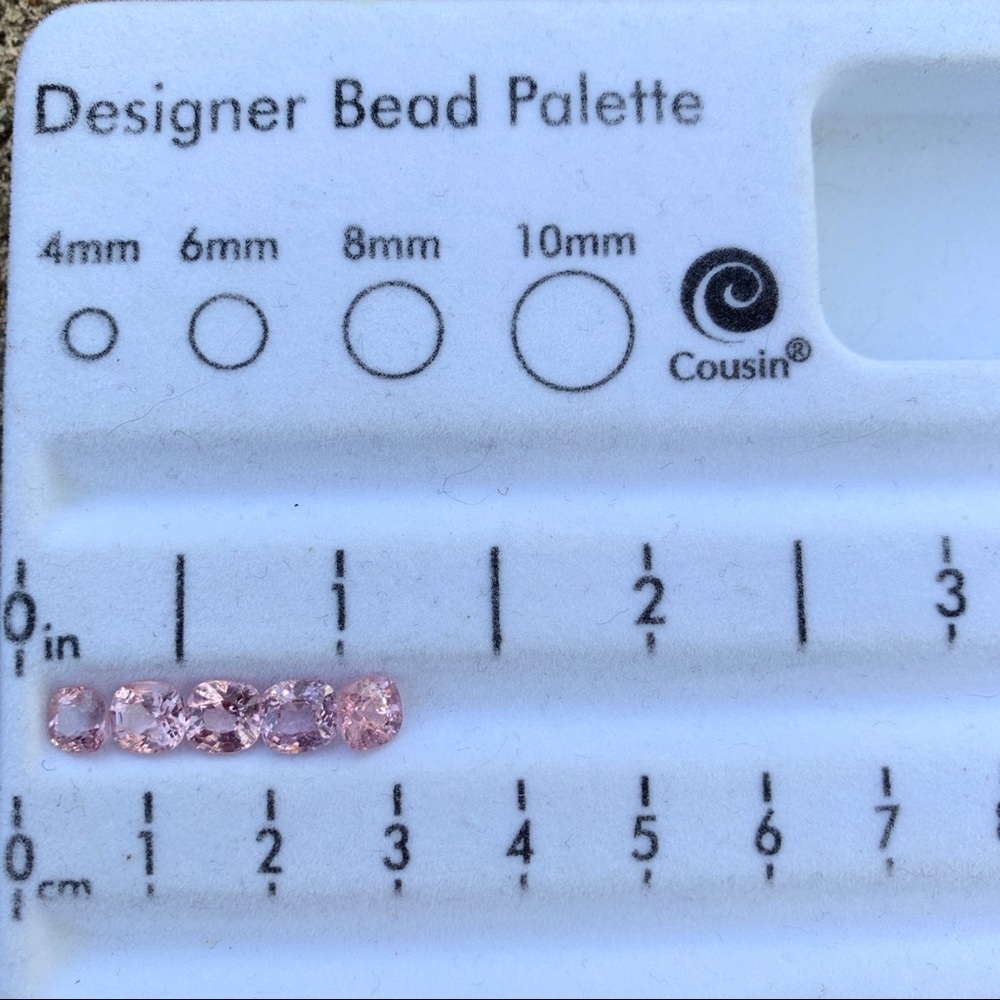 Natural Pastel Pink Spinel: Lot of 5 Cushion Cut Gemstones - Picture 11 of 15